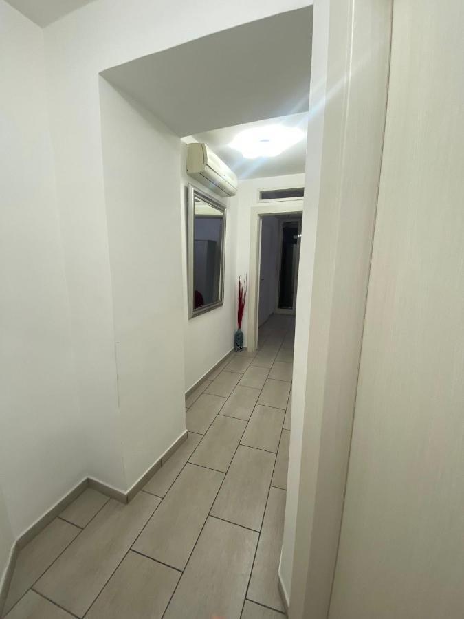 Terry'S House Apartment Napoli Bagian luar foto