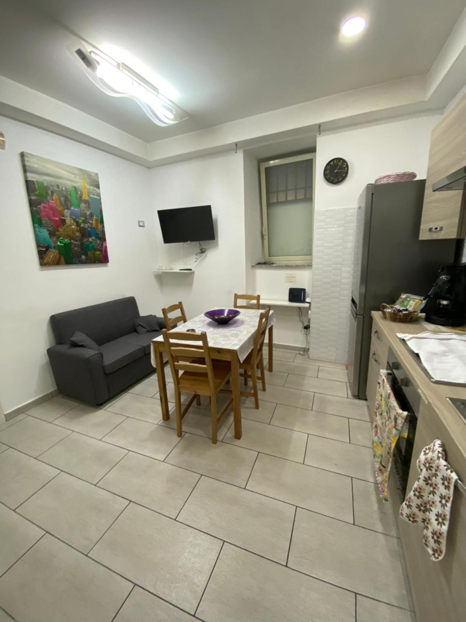 Terry'S House Apartment Napoli Bagian luar foto